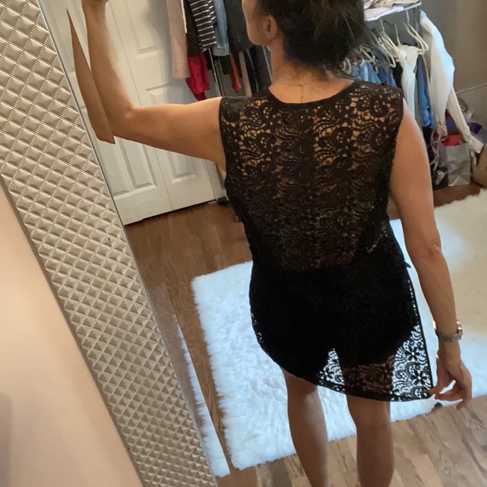 Black sleeveless top with crochet back - Picture 3 of 5